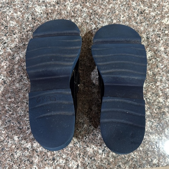 Thierry Rabotin Made in Italy Lena Black Patent Leather with Velcro Strap Size 6 - Picture 7 of 7